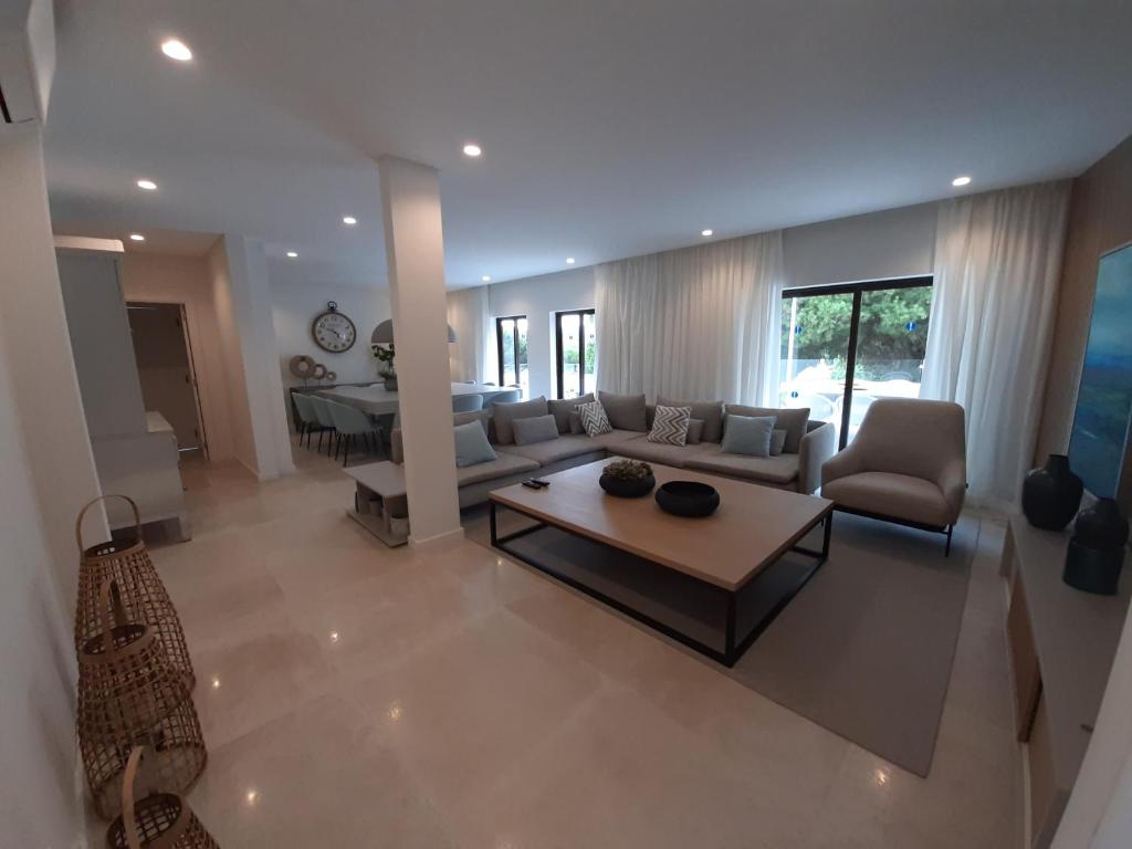 Vila Hibisco by Garvetur room 5